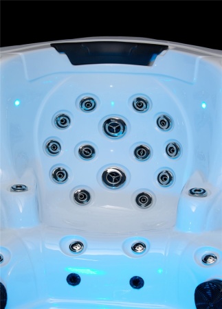 Гидромассажный спа-бассейн Joyee SPA Berlin Гидромассажный спа-бассейн Joyee SPA Berlin