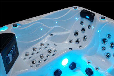 Гидромассажный спа-бассейн Joyee SPA Berlin Гидромассажный спа-бассейн Joyee SPA Berlin